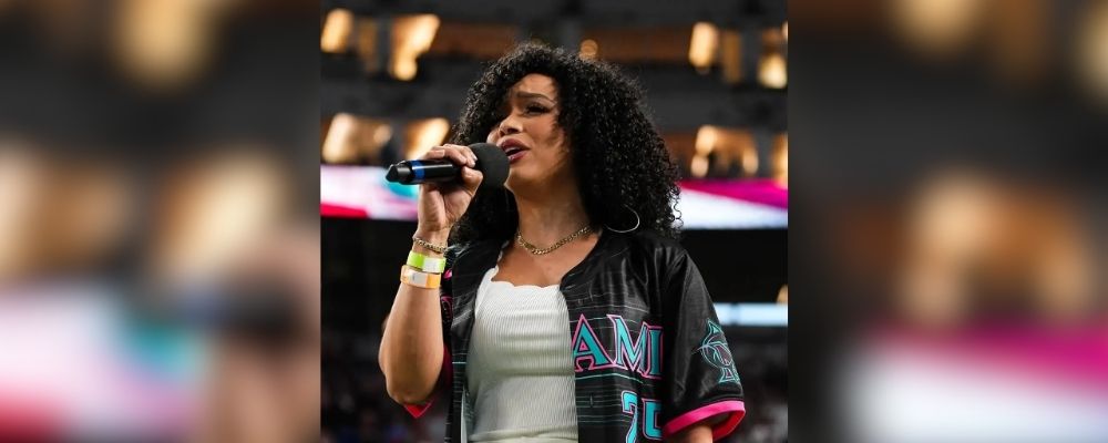 Chelsy Bautista enciende el corazón dominicano al cantar el Himno en Miami en el Día de la Herencia
